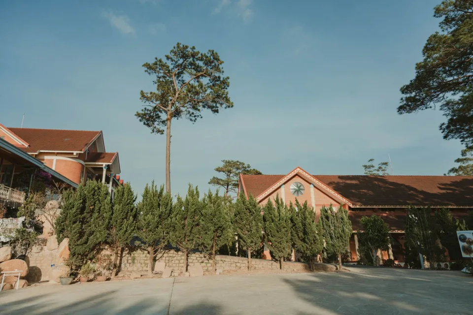 Nhà sàn tập thể